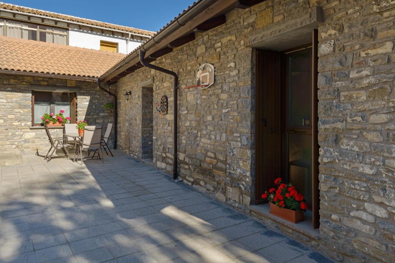 O Zierzo Villa Jaca Luaran gambar