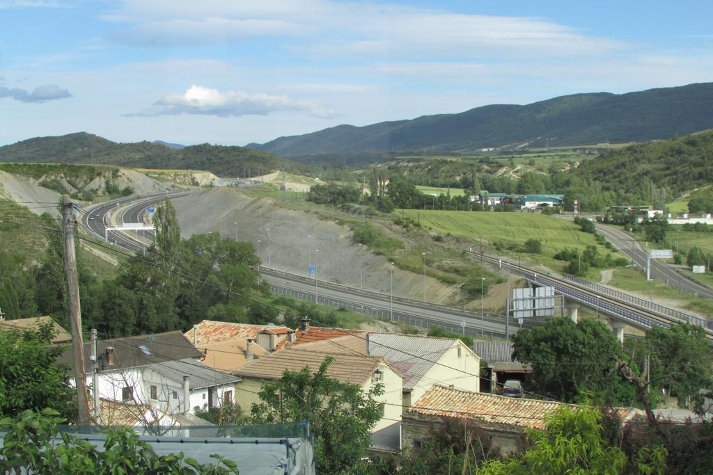 O Zierzo Villa Jaca Luaran gambar